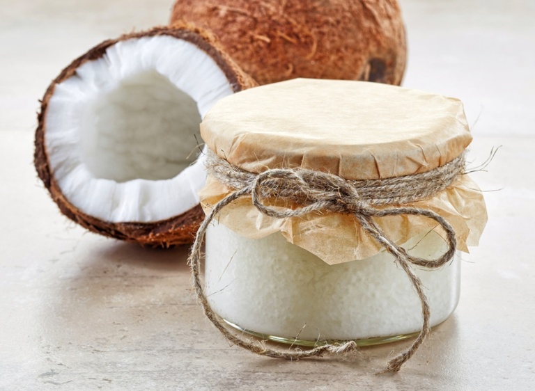 Raport o olejkach. Co zawiera, jak działa olej kokosowy?